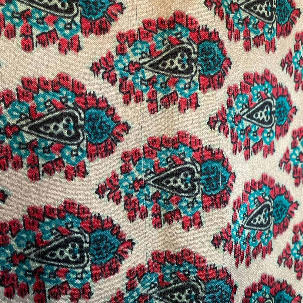 Large Square Scarf - Picture 9 of 10
